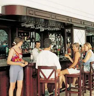 Hotel Grand Albatros Kusadası 3*,